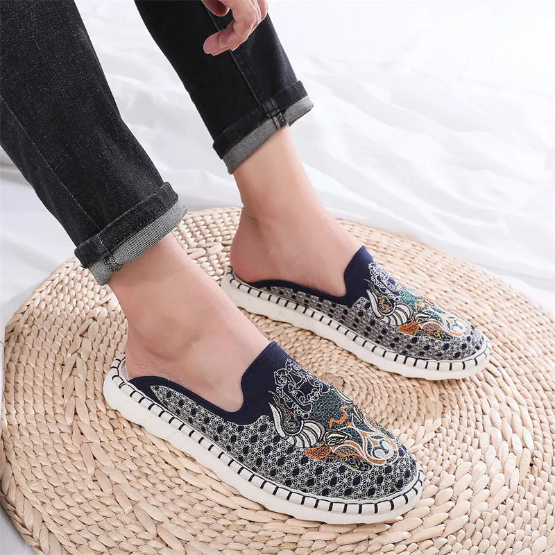 Chinese Style Cow Head Hand Embroidery Cozy Flats for Men